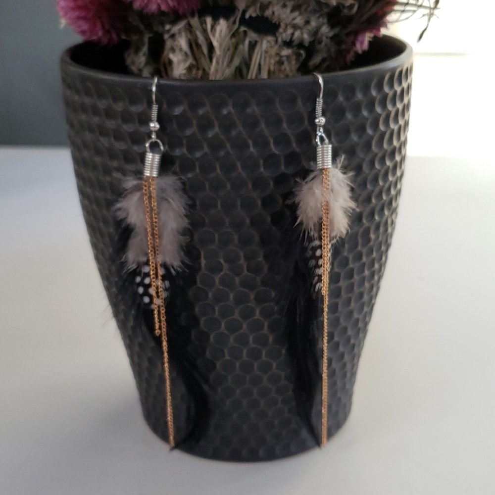 Feather with chain hook earrings NWT